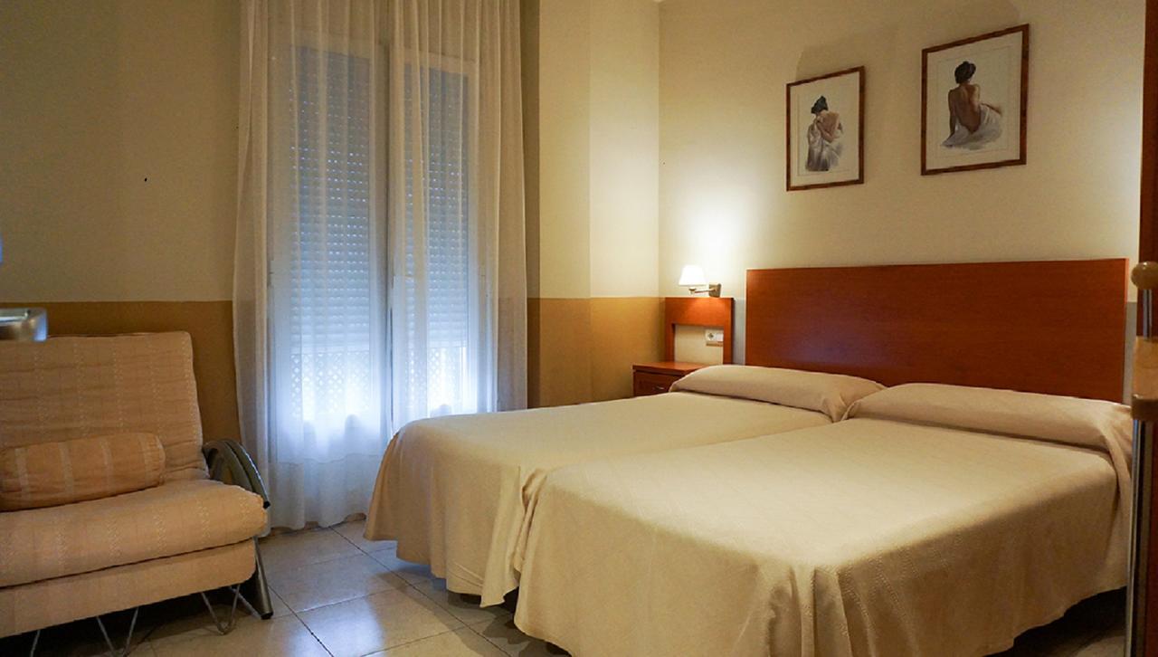 Hostal Forum Villa del Río Екстериор снимка