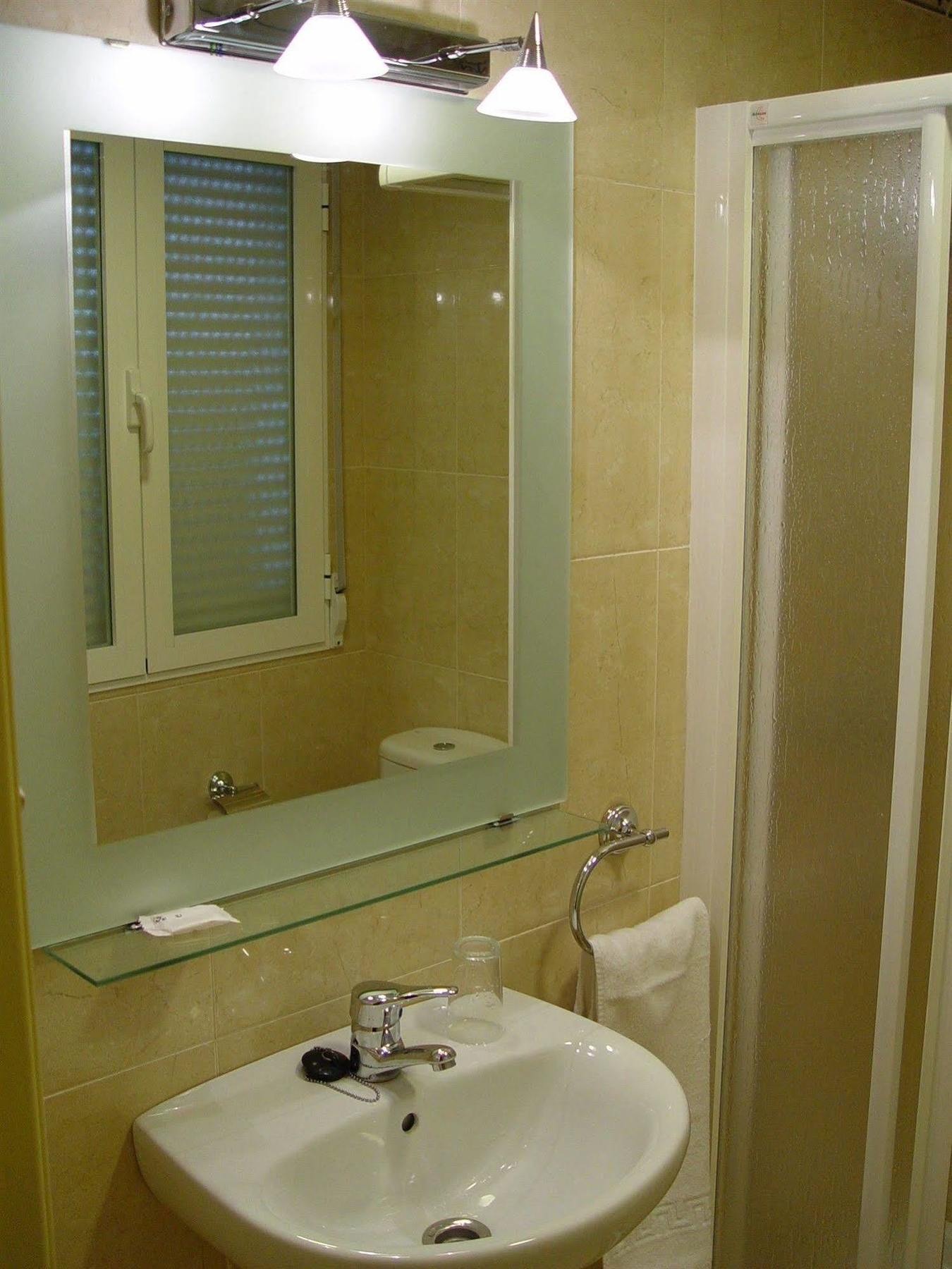 Hostal Forum Villa del Río Екстериор снимка