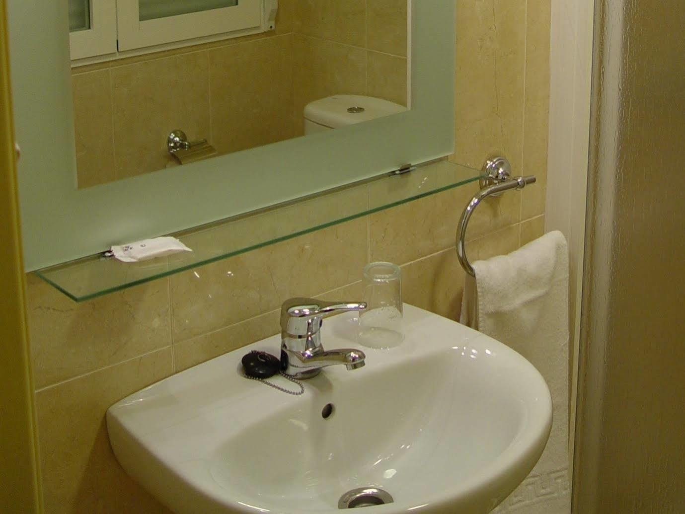 Hostal Forum Villa del Río Екстериор снимка